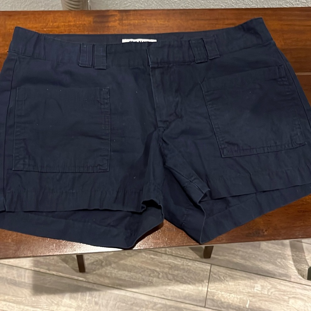 Old Navy, dark blue shorts